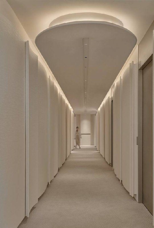 O Hotel — The corridor